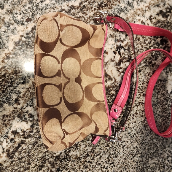 Vintage Coach Logo Purse - Picture 7 of 7